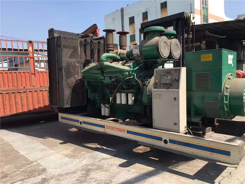 盐亭如何判断柴油发电机组的机油温度是否达到了合适的预热温度？